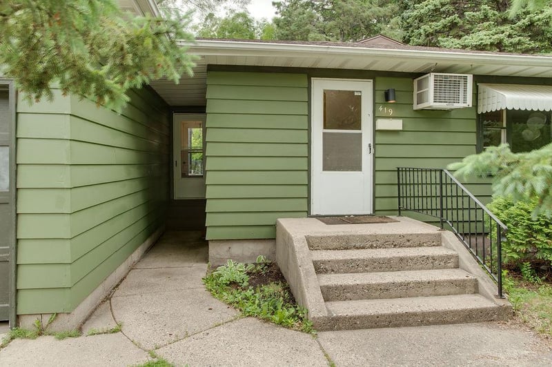 419 16th St S, Moorhead, MN 56560