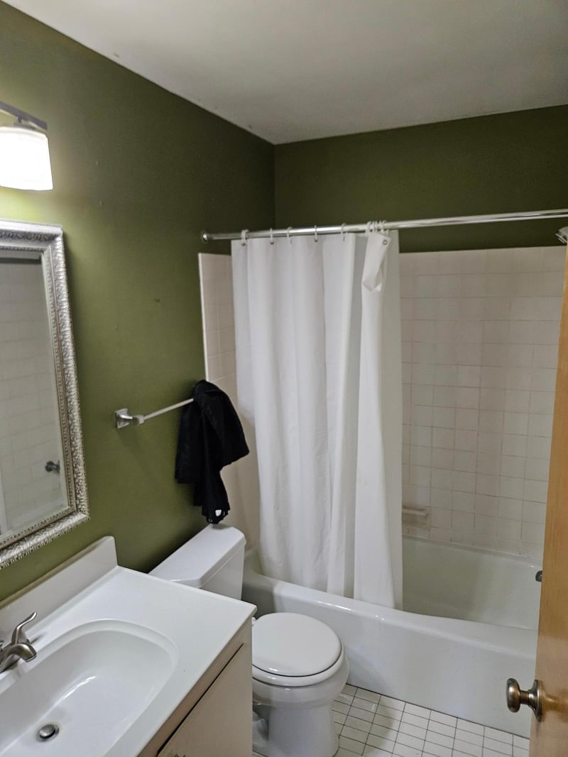 2800 Hamline Ave N #229, Roseville, MN 55113