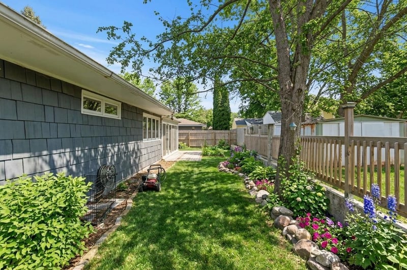 1105 Florence Ln, Willmar, MN 56201