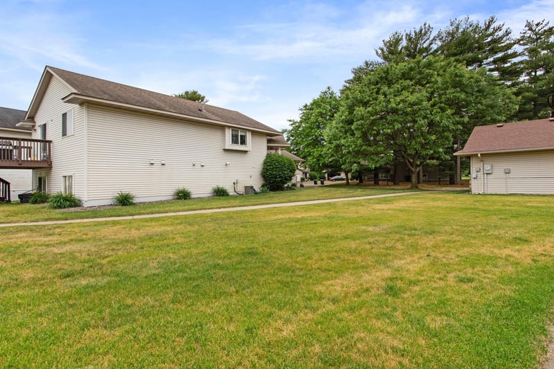 5819 Forest Boulevard Trl, Wyoming, MN 55092