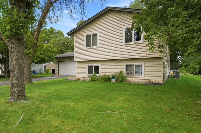 11967 Wisconsin Ave N, Champlin, MN 55316
