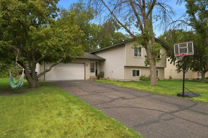 11967 Wisconsin Ave N, Champlin, MN 55316