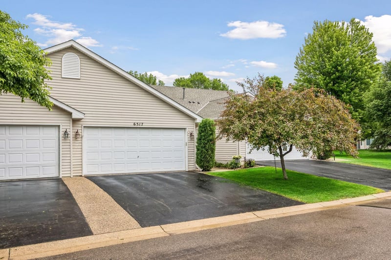 6517 Brook Ln, Savage, MN 55378
