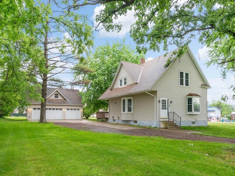 506 3rd St SW, Montgomery, MN 56069