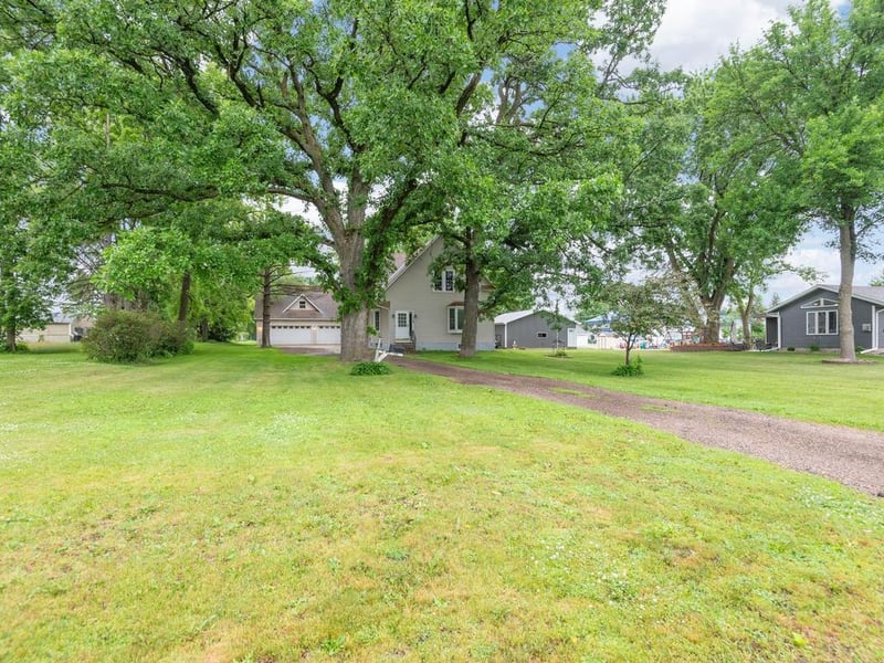 506 3rd St SW, Montgomery, MN 56069