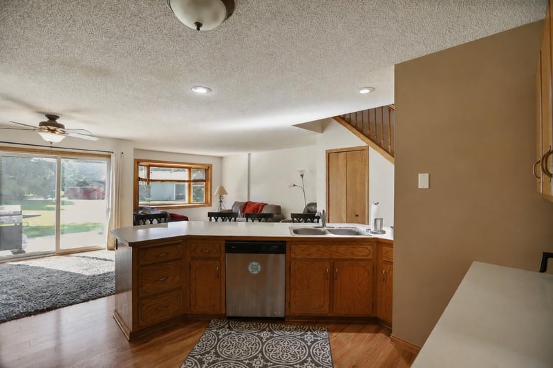 9818 Palm St NW, Coon Rapids, MN 55433
