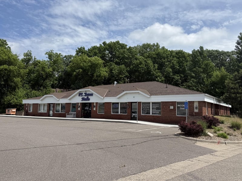 251 8th St NW, Elk River, MN 55330