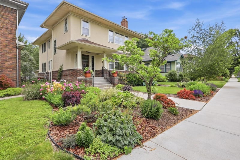 4136 Grand Ave S, Minneapolis, MN 55409