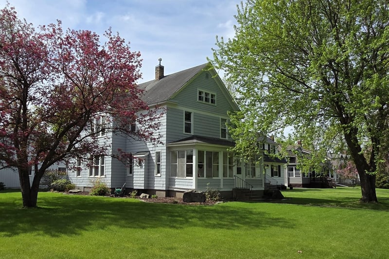 915 Riverside Dr, International Falls, MN 56649
