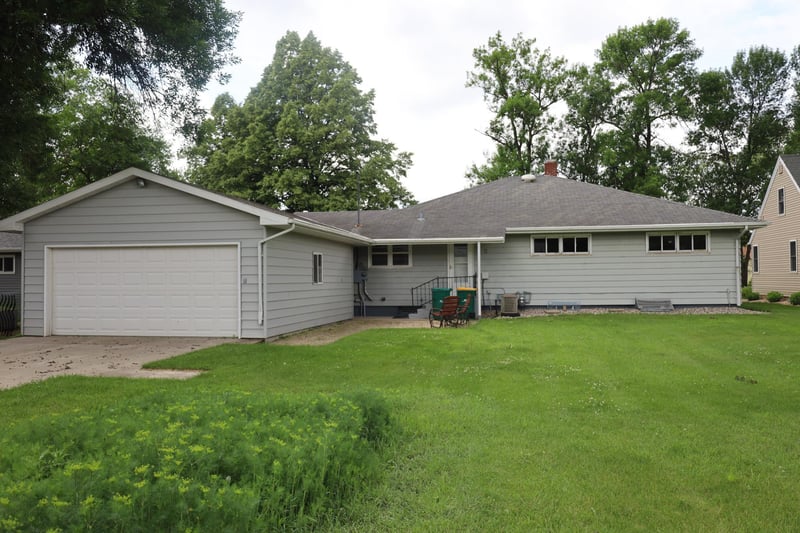 626 Oak St, Breckenridge, MN 56520