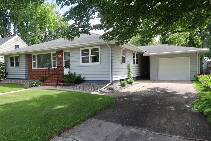 626 Oak St, Breckenridge, MN 56520