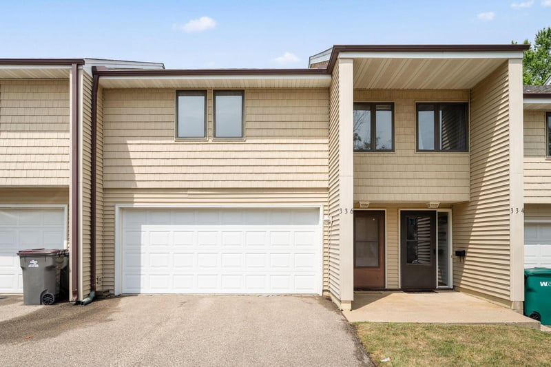 336 W 5th St, Waconia, MN 55387