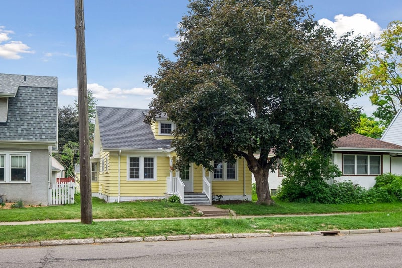 387 Cretin Ave S, Saint Paul, MN 55105