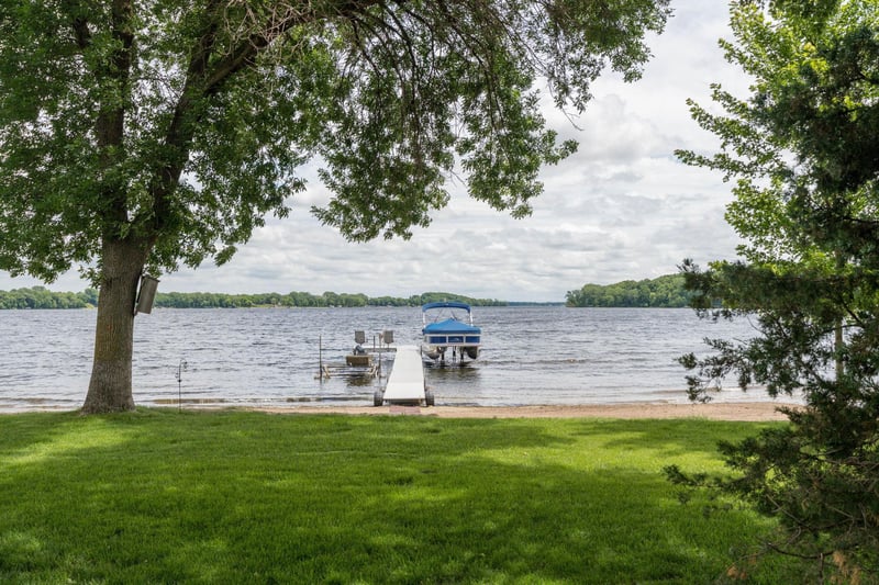 49295 Sportsmans Ln, Waterville, MN 56096