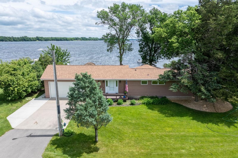 49295 Sportsmans Ln, Waterville, MN 56096