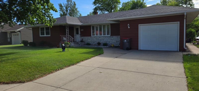 511 S Mccornell Ave, Parkers Prairie, MN 56361