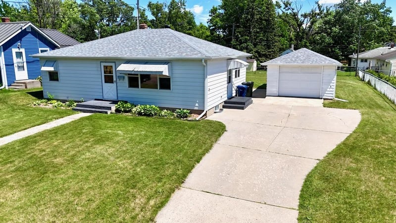 1212 N Marien St, Fergus Falls, MN 56537