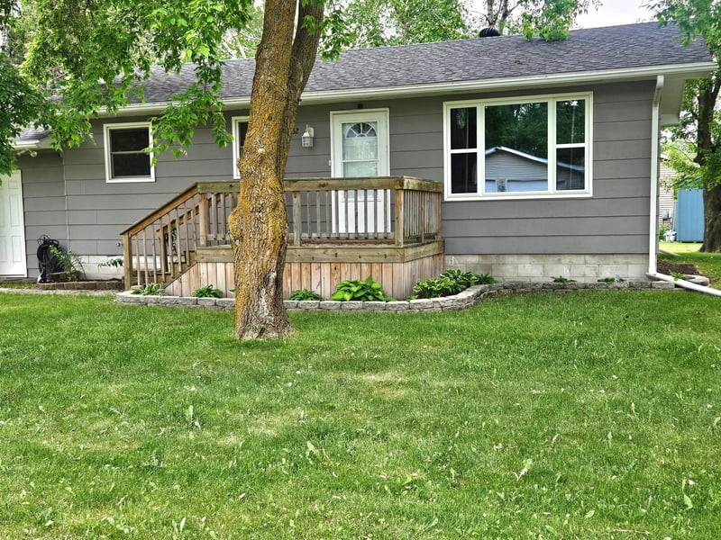 252 E Nelson Ave, Newfolden, MN 56738
