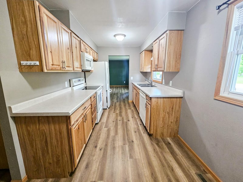 252 E Nelson Ave, Newfolden, MN 56738