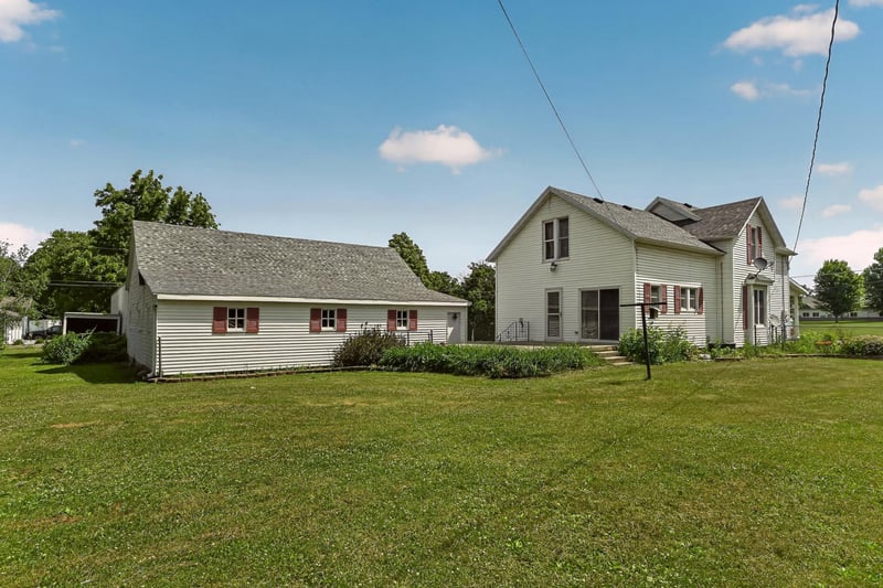 305 Mill St N, Brownsdale, MN 55918