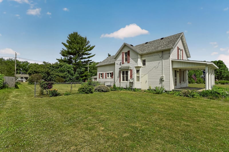 305 Mill St N, Brownsdale, MN 55918