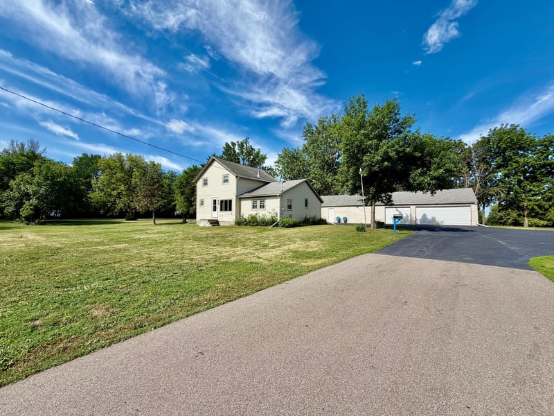 206 Amy Ave, Round Lake, MN 56167