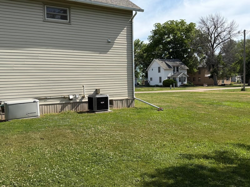 206 Amy Ave, Round Lake, MN 56167