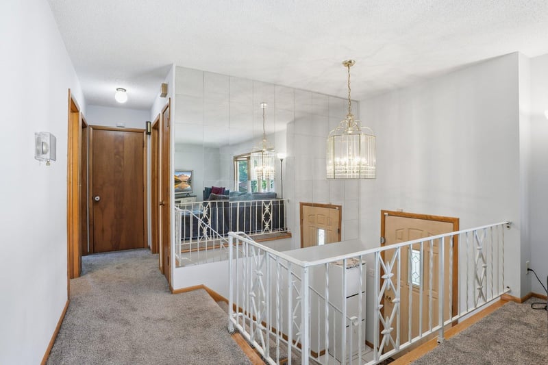 5216 Taylor St NE, Fridley, MN 55421