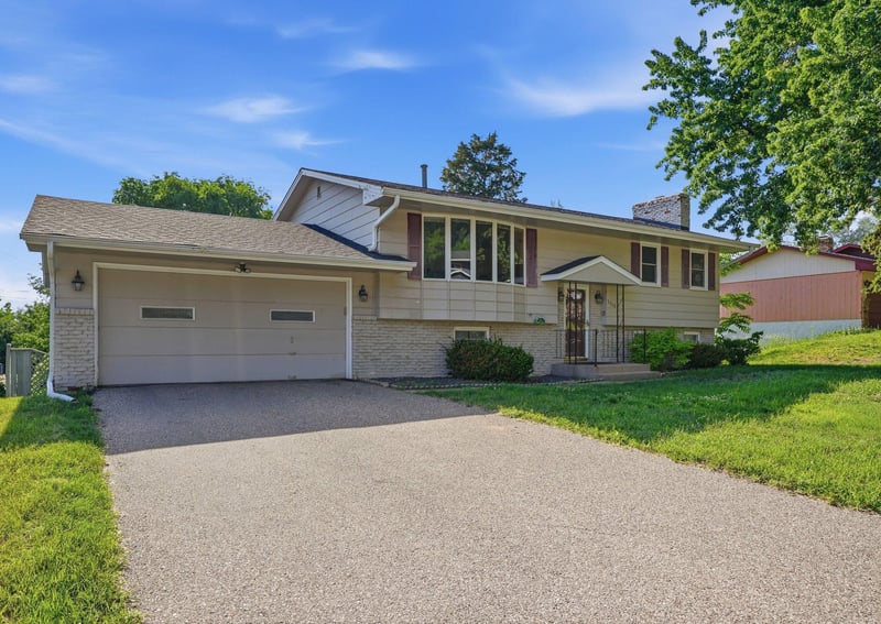 5216 Taylor St NE, Fridley, MN 55421