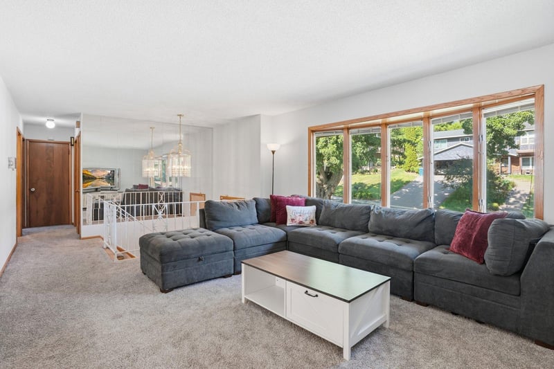 5216 Taylor St NE, Fridley, MN 55421