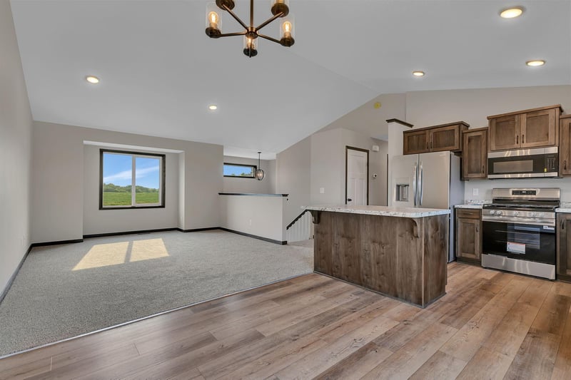 807 Prateria Ave, Avon, MN 56310