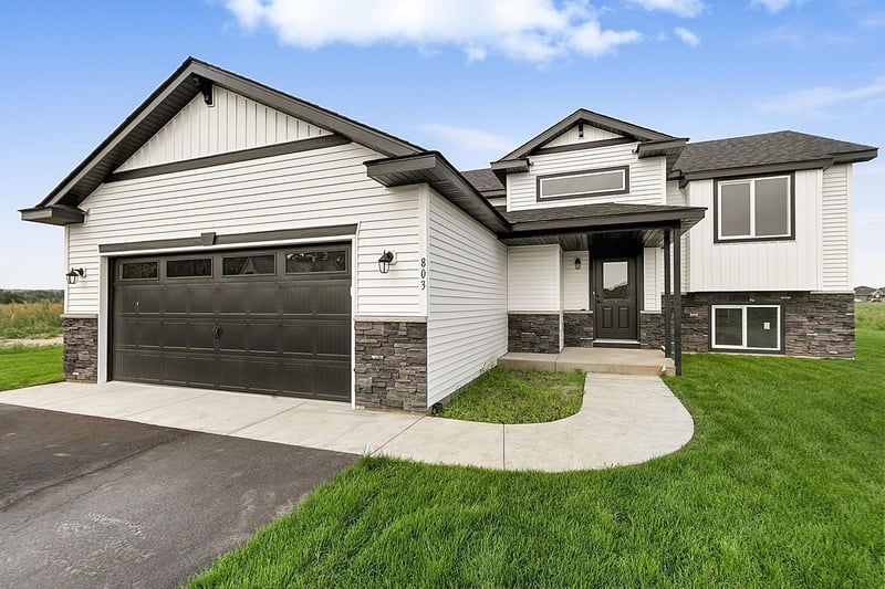 807 Prateria Ave, Avon, MN 56310