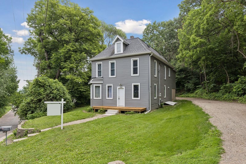 534 Annapolis St, South Saint Paul, MN 55075