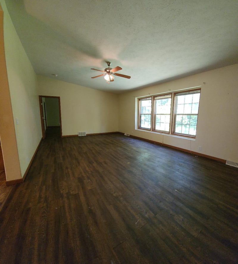 61256 440th St, Fairfax, MN 55332