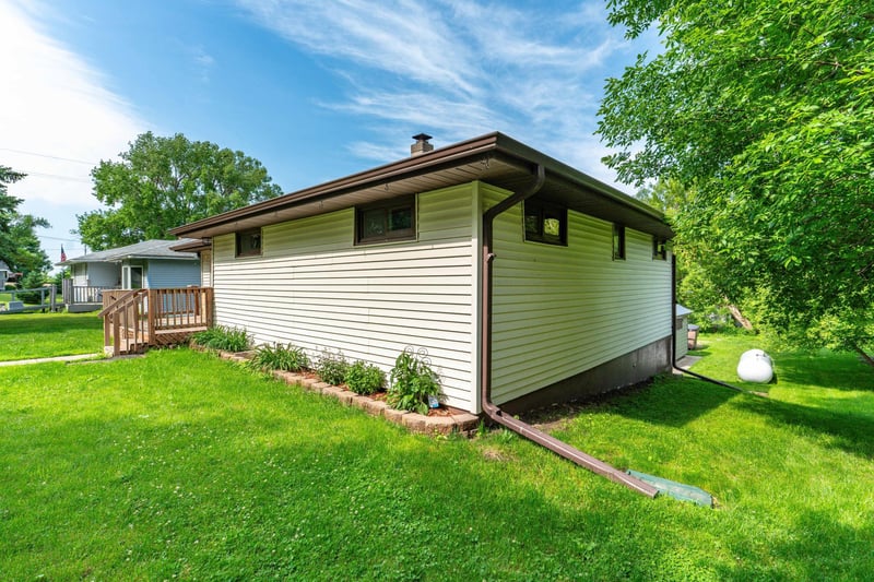 218 5th Ave SE, Elbow Lake, MN 56531