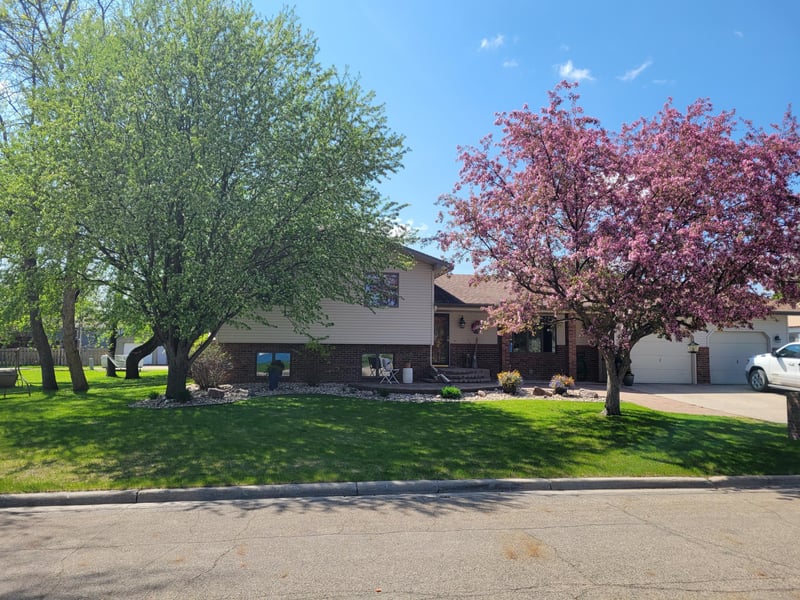 715 12th St N, Breckenridge, MN 56520