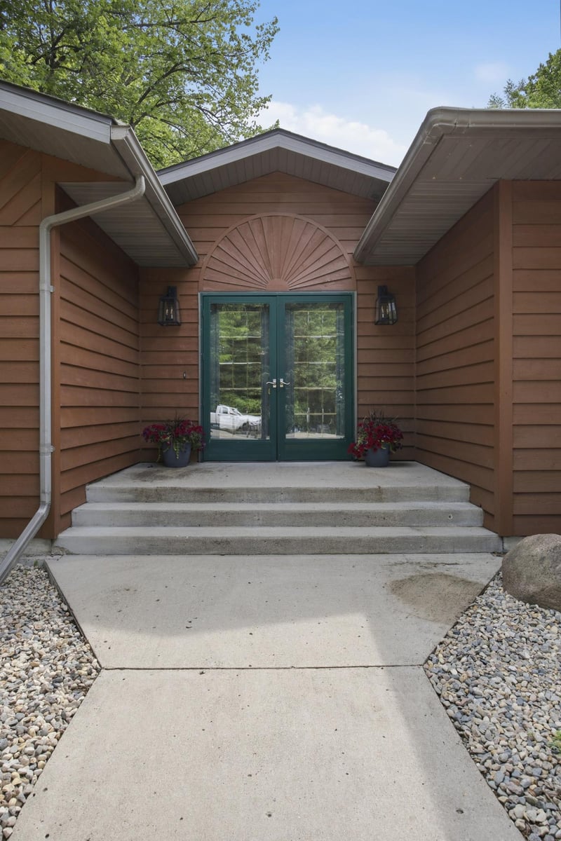 1361 S Shore Dr, Detroit Lakes, MN 56501