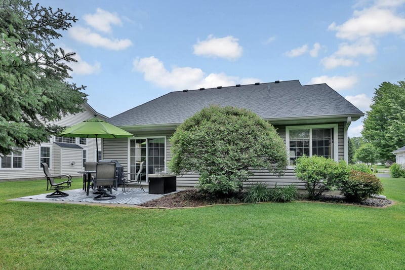 1851 Pioneer Ln, Hugo, MN 55038