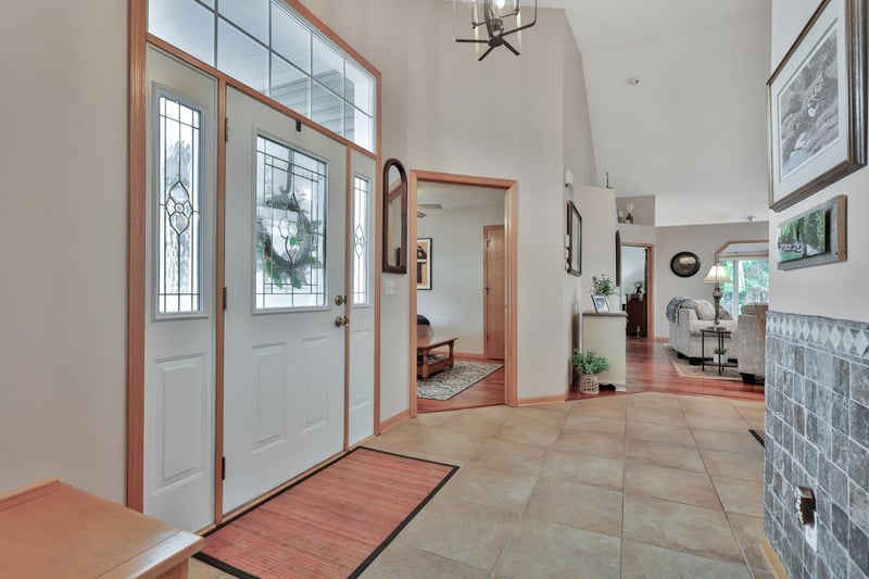 1851 Pioneer Ln, Hugo, MN 55038