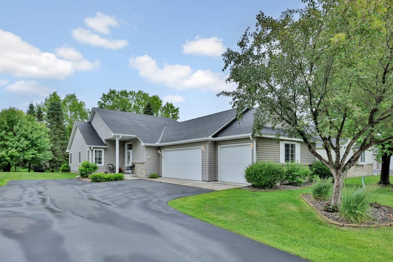 1851 Pioneer Ln, Hugo, MN 55038