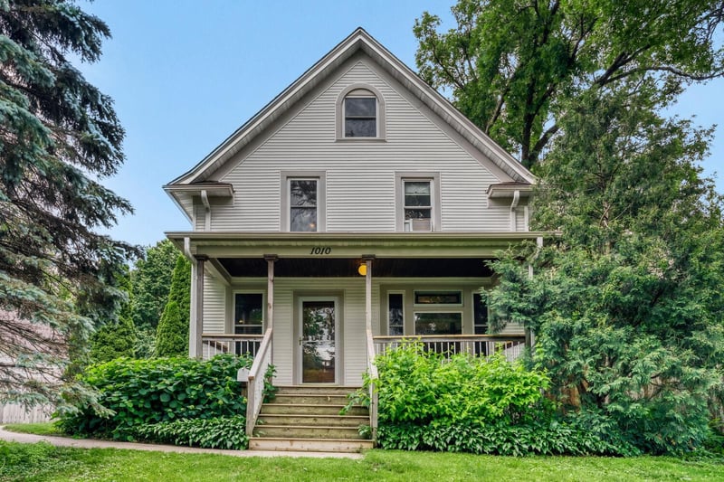 1010 Burns Ave, Saint Paul, MN 55106