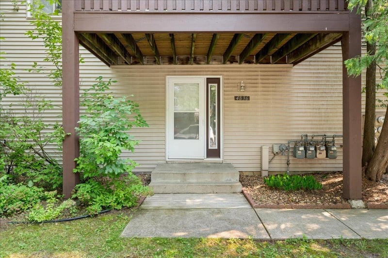 4836 Grenwich Trl N, Oakdale, MN 55128