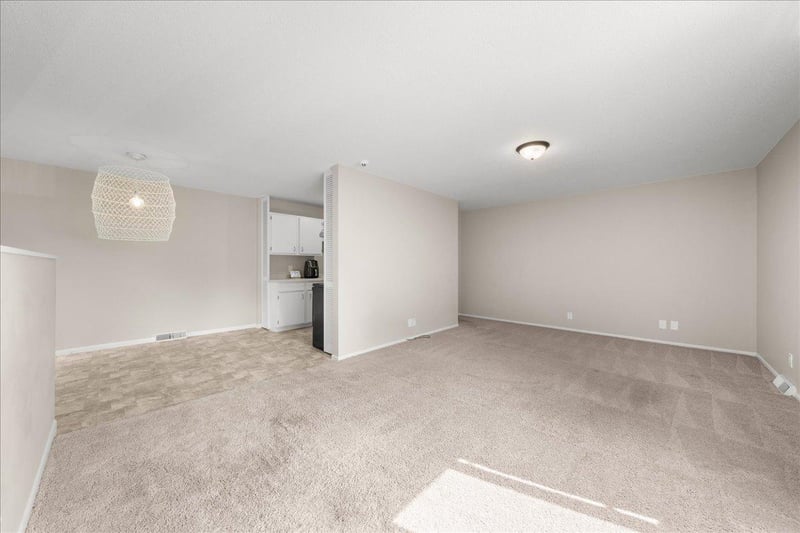 4836 Grenwich Trl N, Oakdale, MN 55128