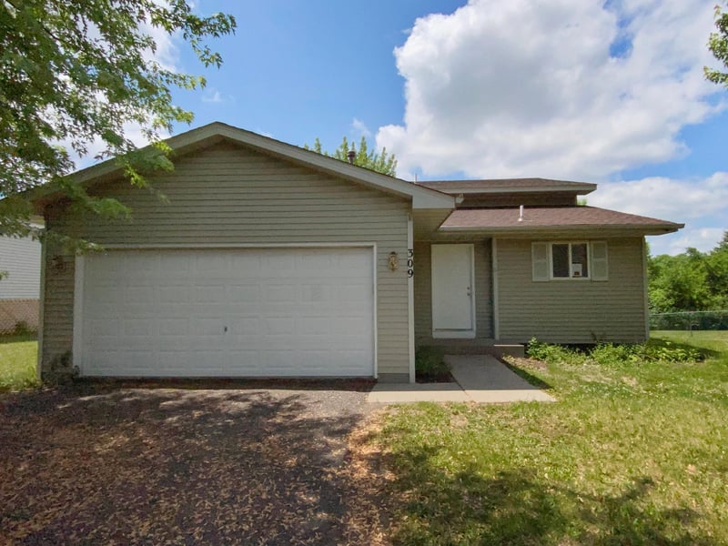309 13th Ave NE, Buffalo, MN 55313