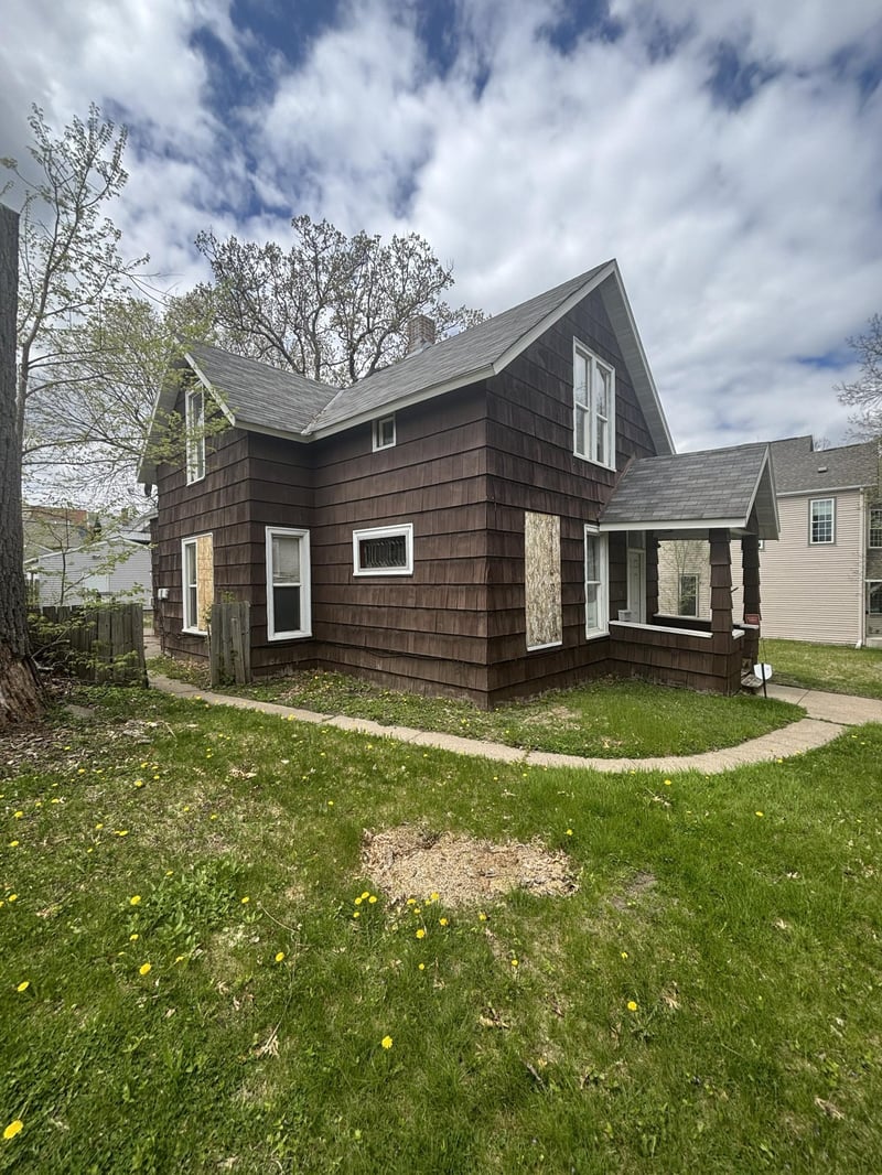 981 Burr St, Saint Paul, MN 55130