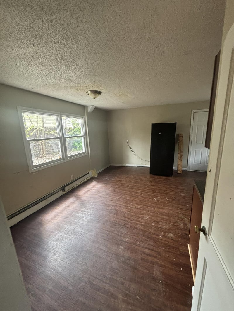 981 Burr St, Saint Paul, MN 55130