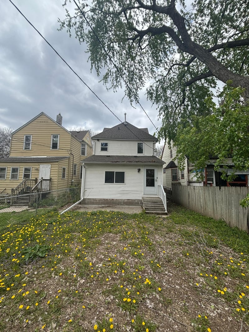 466 Edmund Ave, Saint Paul, MN 55103