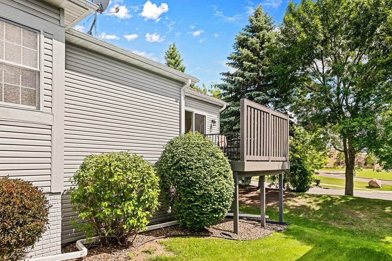 734 Gilfillan Ln, White Bear Twp, MN 55127