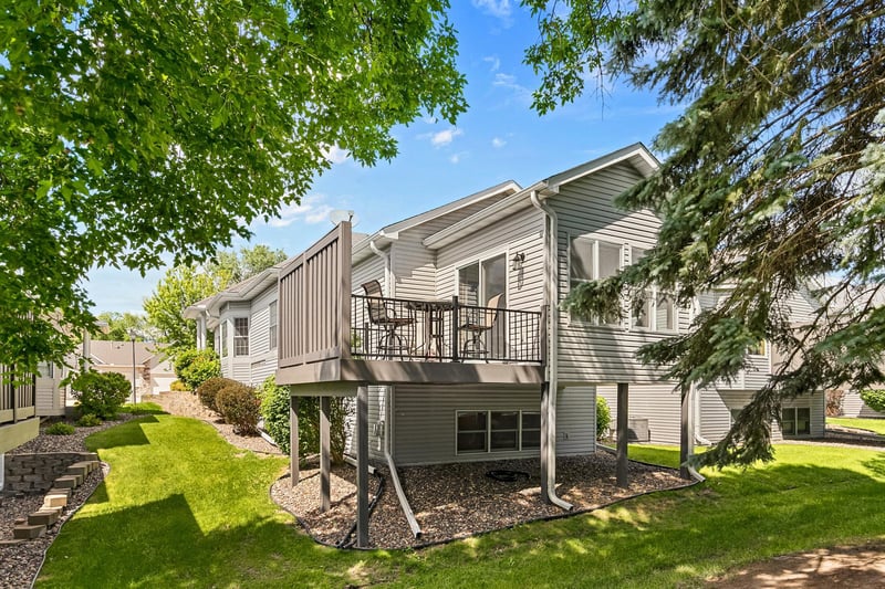 734 Gilfillan Ln, White Bear Twp, MN 55127
