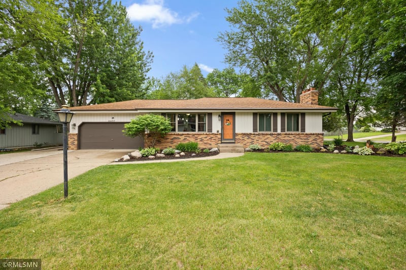 10157 Irwin Rd, Bloomington, MN 55437